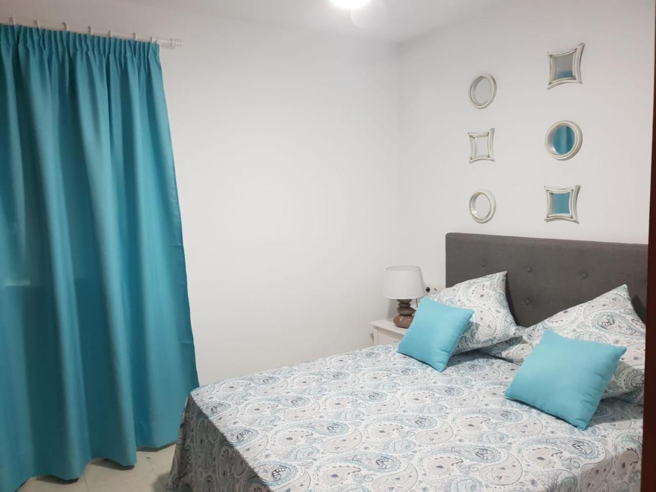 Apartamentos Delfines Cala Blanca  Exterior photo