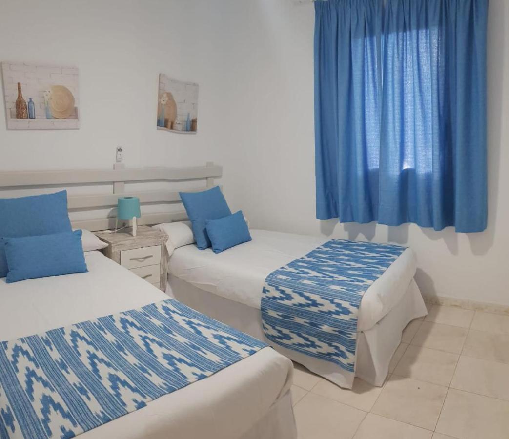 Apartamentos Delfines Cala Blanca  Exterior photo
